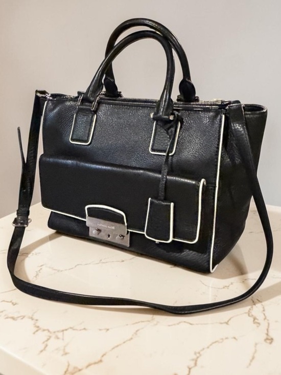 Michael Kors Handbags - Michael Kors Black Pebble Grain Leather Tote